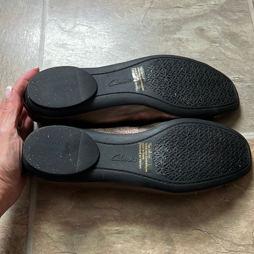 Clark’s Slip Ons-Size 10N - Picture 6 of 9